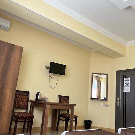 Rahat Hotel Гянджа Экстерьер фото